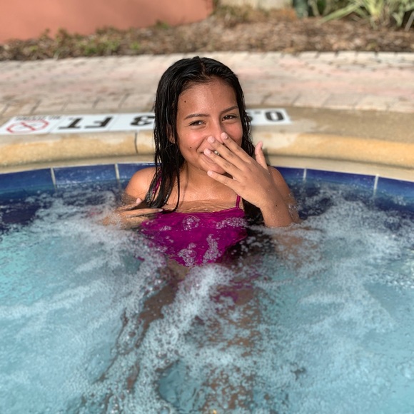 Meet your Posher, Michelle - Picture 1 of 1